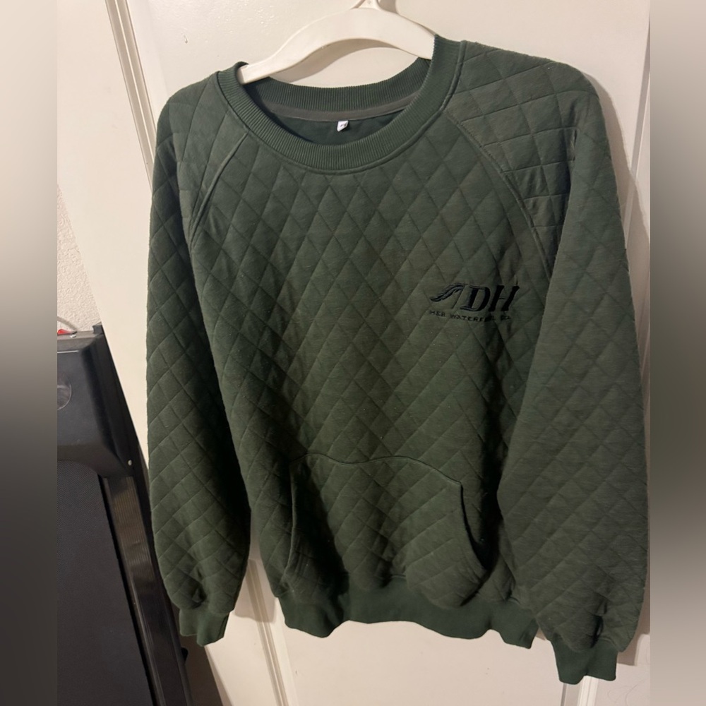 Quilted dark green pullover with front pocket from Duck Huntress, size medium